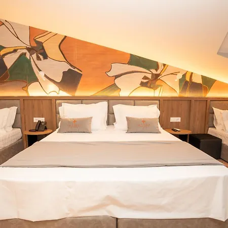 Lasko Hotel Golem (Tirana)