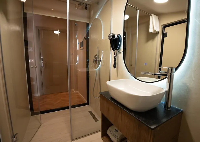 Hotel Lasko Golem (Tirana)